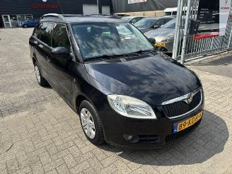 skadebil auto Skoda Fabia 1.6 16v Clima NAP 2009/10
