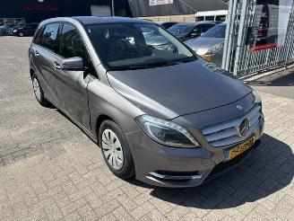Vaurioauto  passenger cars Mercedes B-klasse 180 CDI Edition Automaat 2013/4