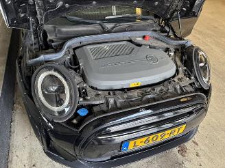 Mini Electric MINI Yours 33 kWh Pano picture 26