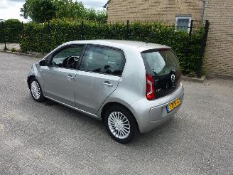 Volkswagen Up! 1.0 HIGH UP! BLUEM. picture 3