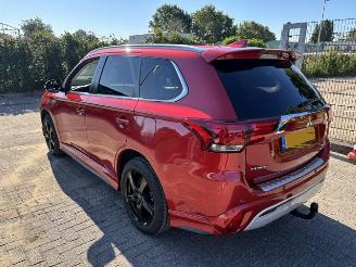 skadebil auto Mitsubishi Outlander 2.4 PHEV Intense S 2019/12