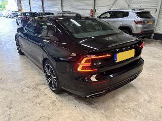krockskadad bil auto Volvo S-60 2.0 T4 R-Design Automaat NAP 2020/11