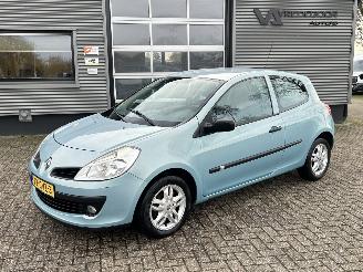 krockskadad bil auto Renault Clio 1.2 TCE Expression 2008/9