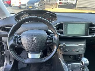 Peugeot 308 SW 1.2 PureTech Blue Lease Premium picture 14