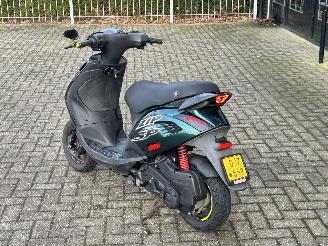 Piaggio  Zip 50 4T picture 3