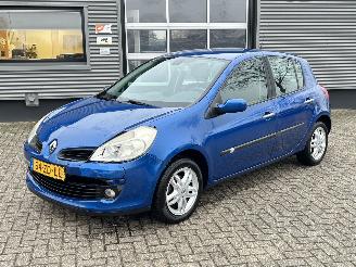 škoda osobní automobily Renault Clio 1.6-16V Dynamique S Automaat 2008/2
