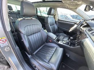 Skoda Superb Combi 2.0 TDI Style Business picture 12