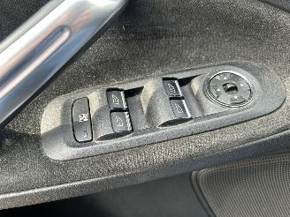 Ford S-Max 2.3-16V picture 14