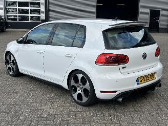 Volkswagen Golf 2.0 GTI picture 3