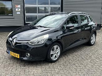 Damaged car Renault Clio Estate 0.9 TCe Expression 2013/7