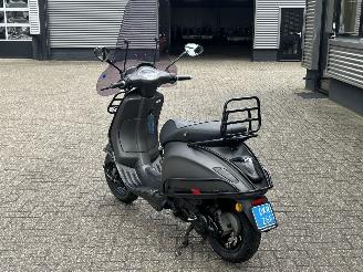 Vespa  Sprint 50 4T picture 3