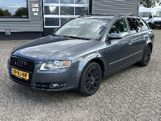 Damaged car Audi A4 Avant 2.5 TDI Pro-line Business 2005/4