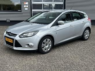 damaged passenger cars Ford Focus 1.6 TDCI Titanium 2013/10