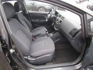 Kia Rio 1.2 CVVT Business Line 5drs picture 3