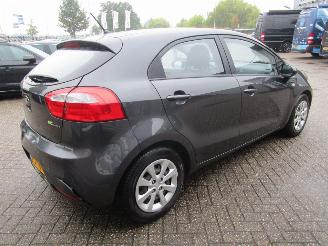 Kia Rio 1.2 CVVT Business Line 5drs picture 5
