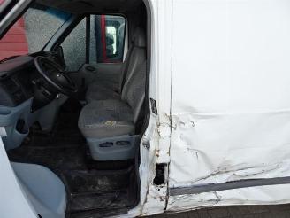 Ford Transit 300S 2.2 TDCI SHD 3 zits airco picture 8