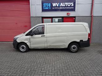 Mercedes Vito 111 CDI 118239 km !!!!!!!!! rijdbare schade picture 5