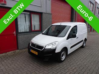 krockskadad bil auto Peugeot Partner 120 1.6 BlueHDi 100 L1 Premium S&S airco 2018/6