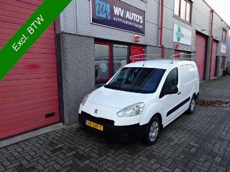 krockskadad bil auto Peugeot Partner 122 1.6 e-HDI L2 XR airco inrichting imperiaal 2014/6