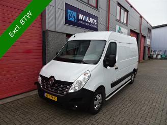 Tweedehands bestelwagen Renault Master T35 2.3 dCi L2H2 airco omvormer standkachel 2015/2