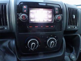 Peugeot Boxer 330 2.2 BlueHDi 120 L2H1 Premium airco picture 7