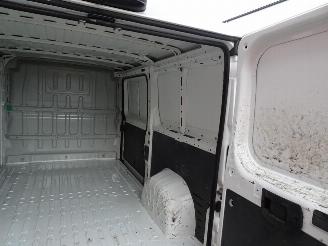 Peugeot Boxer 330 2.2 HDI L2H1 XT 3 zits airco picture 24