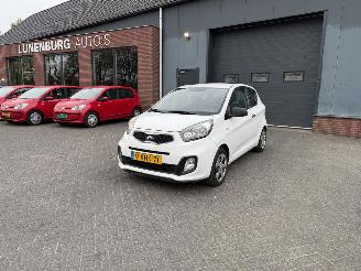 Damaged car Kia Picanto 1.0 CVVT ISG (Hatchback 3-dr.) 2013/5