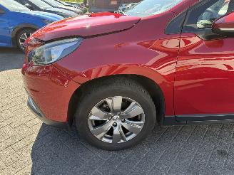 Peugeot 2008 1.2 PureTech Blue Lion (SUV 5-dr.) picture 31