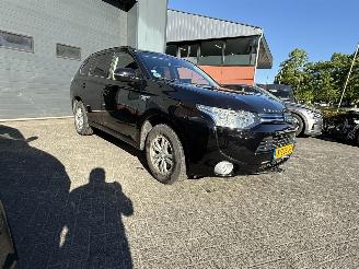 Auto incidentate Mitsubishi Outlander 2.0 PHEV Business Edition 2015/4