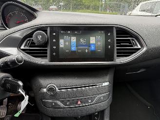 Peugeot 308 1.6 BlueHDI Blue Lease PANORAMADAK  Executive Pack picture 23