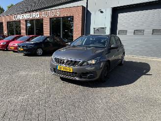 krockskadad bil auto Peugeot 308 1.2 PureTech Blue Lease  LEER (Hatchback 5-dr.) 2019/6