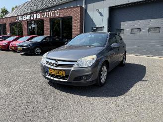 Opel Astra 1.8 Temptation  AUTOMAAT (Hatchback 5-dr.) picture 1