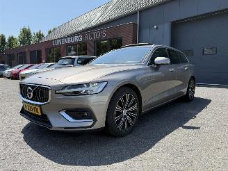 Vaurioauto  passenger cars Volvo V-60 2.0 B3 Inscription AUTOMAAT PANORAMADAK  (Stationwagen 5-dr.) 2021/5