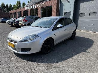 uszkodzony samochody osobowe Fiat Bravo 1.4 T-Jet Dynamic (Hatchback 5-dr.) 2010/9
