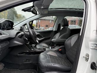 Peugeot 2008 1.2 PureTech Allure  AUTOMAAT (SUV 5-dr.) picture 34