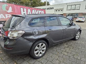 Opel Astra sports tourer 1.4 turbo edition picture 3