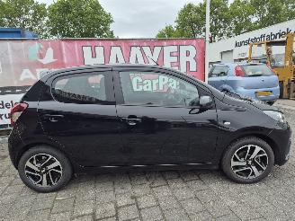 Peugeot 108 1.0 e-VTI Allure Key Less picture 2