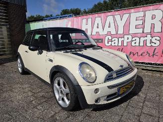 damaged passenger cars Mini Cooper 1.6 cooper chill 2005/6