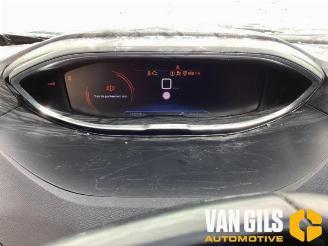 Peugeot 5008 5008 II (M4/MC/MJ/MR), MPV, 2016 / 2024 1.2 12V e-THP PureTech 130 picture 21