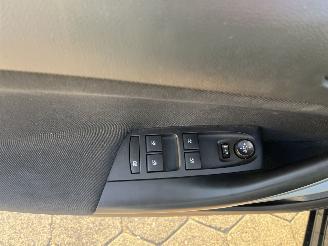 Opel Astra Sports Tourer 1.2 Edition picture 17