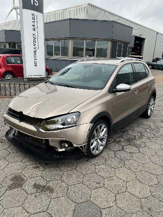 Unfallwagen Volkswagen Polo 1.2 TSI Cross 2017/1