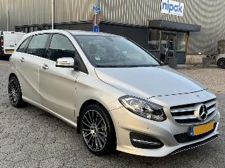 skadebil auto Mercedes B-klasse 180 Prestige AUTOMAAT 2018/4
