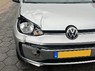 Volkswagen Up! 1.0 beats picture 9