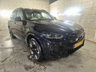 krockskadad bil auto BMW iX3 M sport High Executive 80 kWh 2022/12