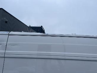 Volkswagen Crafter 30 2.0 TDI L3H3 Highline picture 10