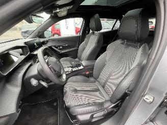 Peugeot e-2008 EV GT 50 kWh picture 12