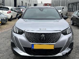 Peugeot e-2008 EV GT 50 kWh picture 2