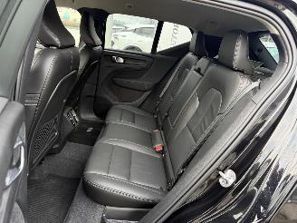 Volvo XC40 2.0 B4 Plus Dark picture 12