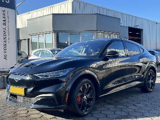 Voiture accidenté Ford Mustang MACH-E Extended Premium AWD 98 kWh 2024/9