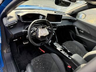 Peugeot 2008 1.2 Hybrid 136 GT picture 17